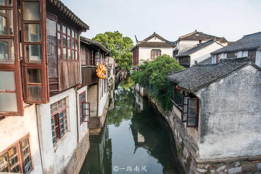 机器人罗博