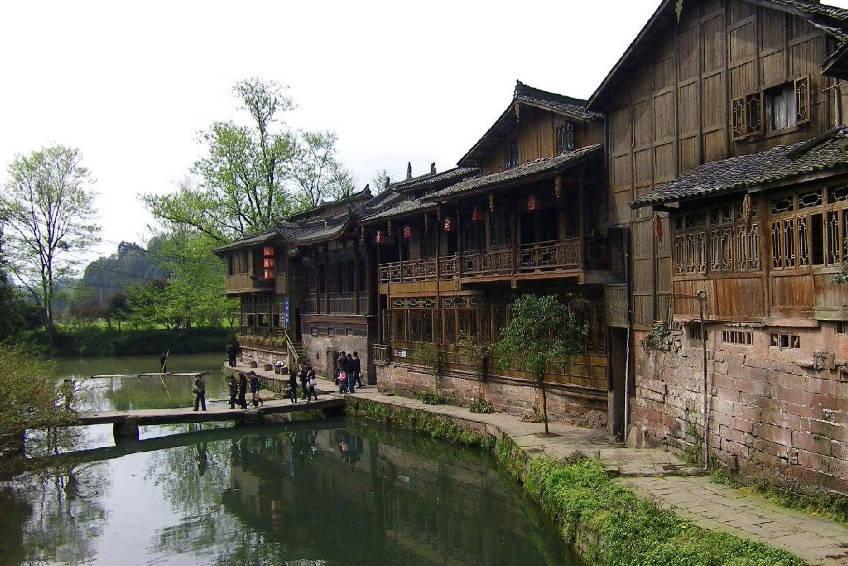 西宁湟中：多部门联合开展“进村入企敲门”安全隐患排查整治暨法治宣传行动